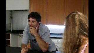 Silvia Sun gondosan análba dugva