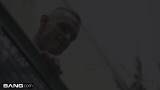 Kerek dagadék zsenge csajszika kíméletlen fenék szexe