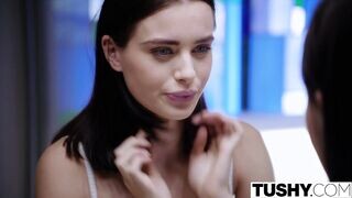 Lana Rhoades segg lyukba tolva