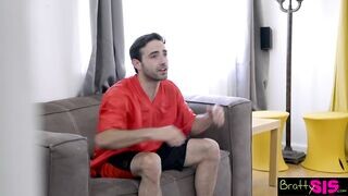 A vonzó zsenge gádzsi tv nézés helyzett szopna
