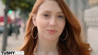 Arietta Adams a vörös szajha fiatal