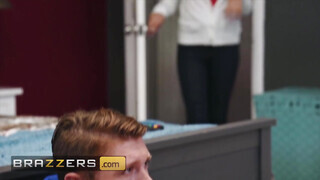 Brazzers - Jeanie Marie Sullivan a szuper kívánatos milf