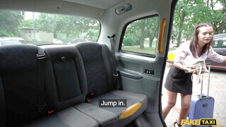 Fake Taxi - Gina Ferocious a kívánatos csöcsös tinédzser