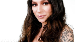 Evilangel - April Olsen a csábos latin amerikai milf