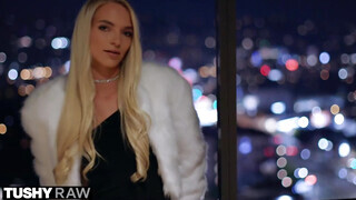 TUSHYRAW - Lana Sharapova a szőrös vaginás világos szőke csajszi