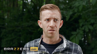 Brazzers - Alice Judge az erdőben kupakol