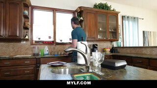 Mylf - Cali Lee a dögös brazil milf