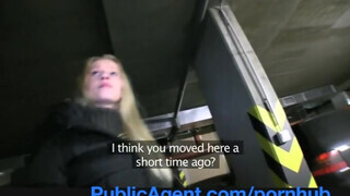 PublicAgent - Bella Karina a gigászi keblű világos szőke