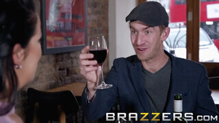 Brazzers - Anissa Jolie élvezi a termetes rúdat