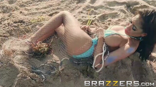 Brazzers - Gia Milana a csinos szirén