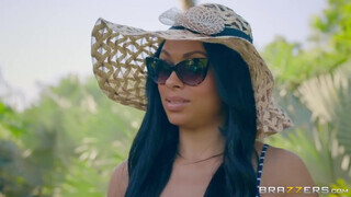 Bethany Benz a dugásmániás spanyol milf - Brazzers