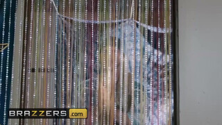 Brazzers - Karma Rx a hippi pasival hancúrozik
