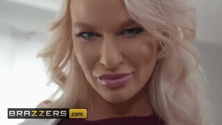 Brazzers - London River méretes ánusza megdolgozva