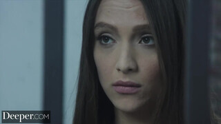 Deeper - Izzy Lush kitetovált hapsival kefél