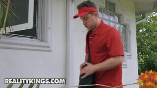 Reality Kings - kivarrott mami és egy tini dárda esete