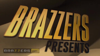 Brazzers - Cherie Deville tinédzser pasassal kamatyol