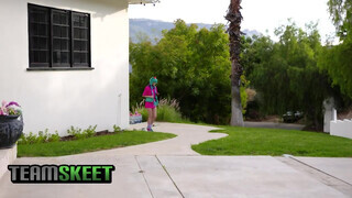 Jessie Saint a cosplayes tinédzser maca - TeamSkeet