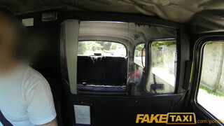 FakeTaxi - Rio Lee a óriási mellű csoki pipi