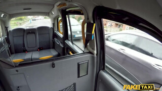 Fake Taxi - Lina Luxa a magas francia zsenge bige