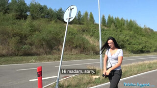 Hatalmas cickós zsenge csaj pénzért kúrel - Public Agent