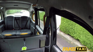 Fake Taxi - Óriás tőgyes milf bekúrva