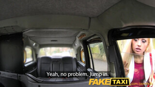 FakeTaxi - Csöcsös világos szőke segg lyukba kefélve