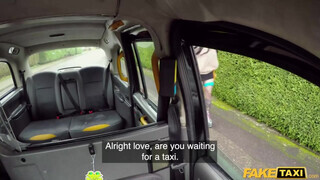 Fake Taxi - Karma Synn a kitetovált csöcsös repedtsarkú