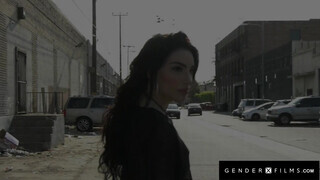 GenderXFilms - Transzi fiatal lovagol