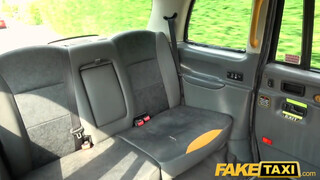 Fake Taxi - Rhiannon Ryder dárdát akar a valagába