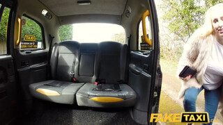 Fake Taxi - Termetes cickós világos szőke meghágva