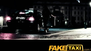 FakeTaxi - Jasmine Jae kedveli a kíméletlen dárdát
