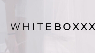 WHITEBOXXX - Stacy Cruz romantikus kamatyolása