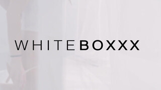 WhiteBoxxx - kettő ultra csinos lesbi kényezteti egymást
