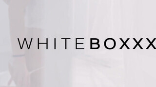 WHITEBOXXX - cuki vörös szuka beleül a nagy faszba