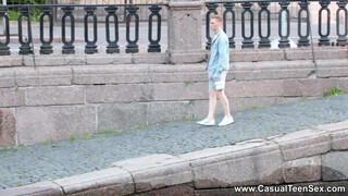 Casual Tinédzser Porno - szemüveges csajszin csak a cipő marad