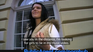 PublicAgent - Rebecca pénzért reszel