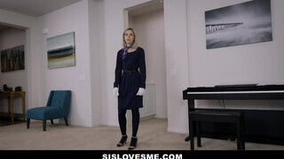Allie Nicole a vadító szöszi