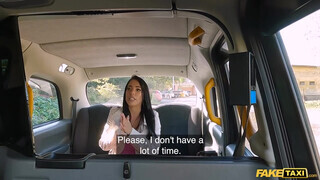 Fake Taxi - Megan Fiore a bájos óriási tőgyes csajszika
