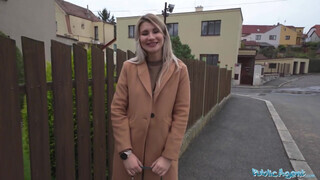 Public Agent - Marsianna Amon a óriási keblű csaj