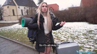 Public Agent - Micky Muffin a örömlány turista lány