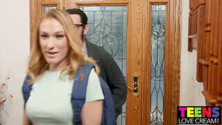 Kasey Miller a repedtsarkú zsenge szuka