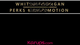 Karups - Whitney Morgan kefél a zsenge krapekkal