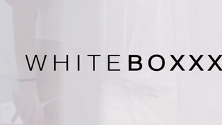 WHITEBOXXX - Tinédzser bige játszik a puncijával