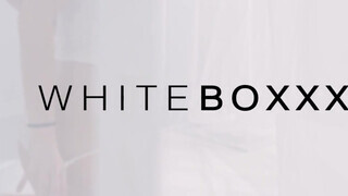 WHITEBOXXX - csodaszép, vadító maca az ágyban
