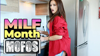 MOFOS - Mandy Flores popsija megdugva