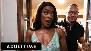 Unatkozó házastárs Ana Foxxx párnán kupakol és megdugja szerető férje!