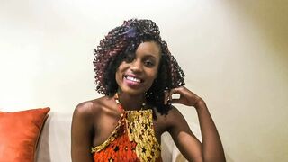 Mosolygós néger csinibaba pov castingon keményen megbaszva