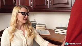 Vadító 40-es Julia Robbie és a tinédzser krapek