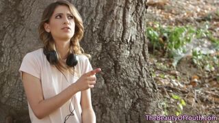 Alexa Grace fiatal cunija forrón dörzsölődik lezbi szerelmében