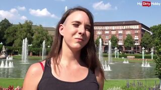 Német turista maca kültéri anális kamatyolása